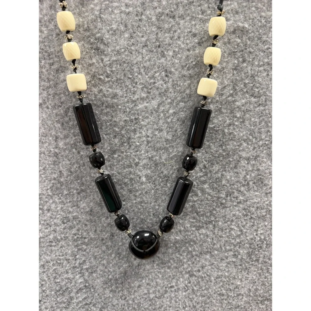 Vintage Beaded Nacklace with Black‎ and Cream-colored Plastic Beads
